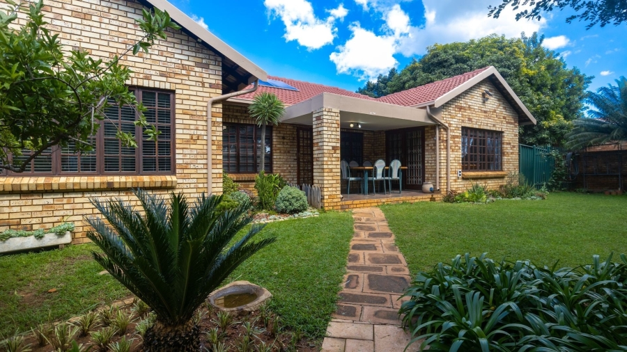 3 Bedroom Property for Sale in Safari Gardens North West